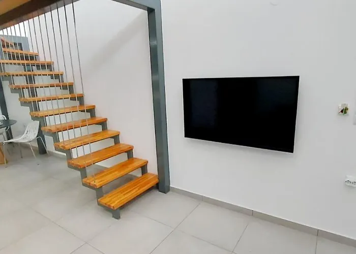 Diana's Place Кавала